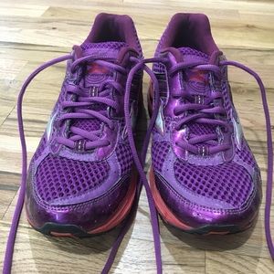 Women’s size 9 Mizuno Running shoes